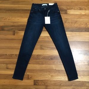 NWT KanCan Dark Wash Skinny Jeans Size 25